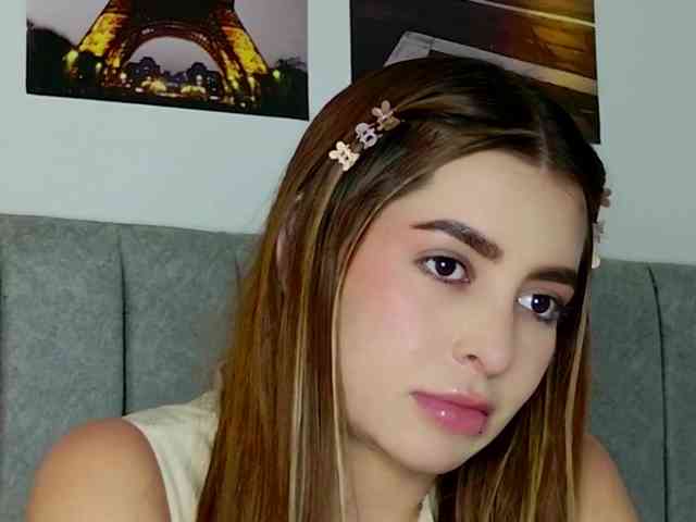 Caralella Live Webcam on BongaCams