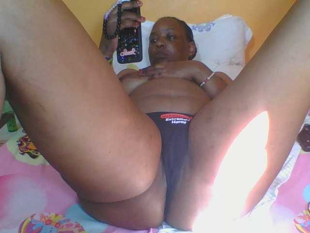 Prettyblackgal's BongaCams show and profile