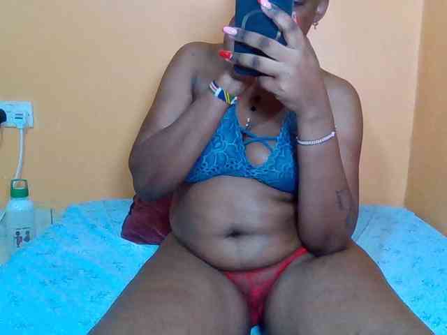 Prettyblackgal webcam
