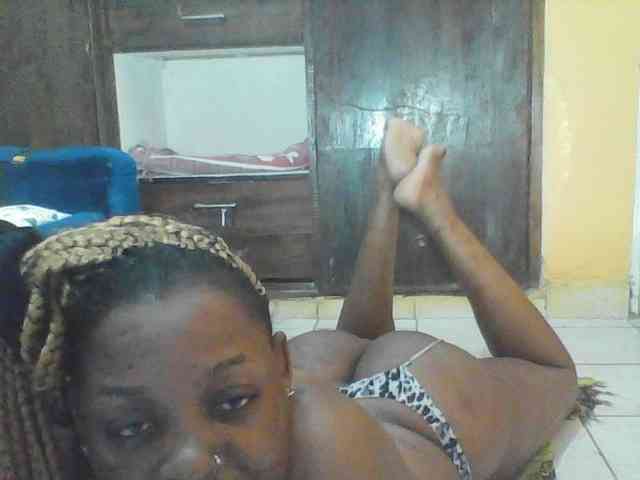 Prettyblackgal webcam