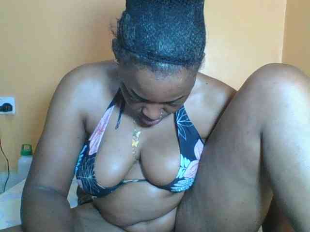 Prettyblackgal webcam