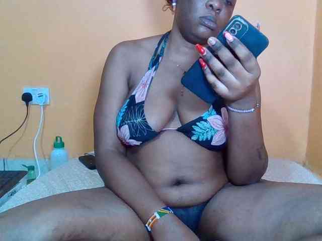 Prettyblackgal webcam