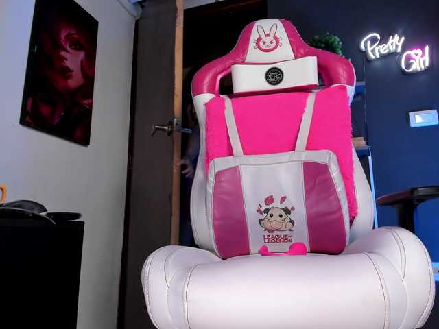 StelleKnox's BongaCams show and profile