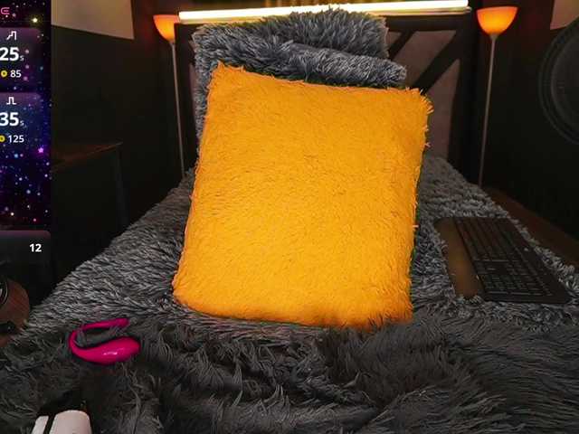 StelleKnox's BongaCams show and profile