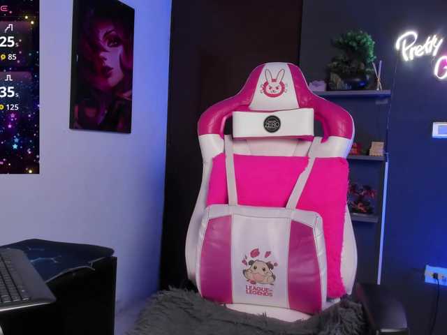 StelleKnox's BongaCams show and profile