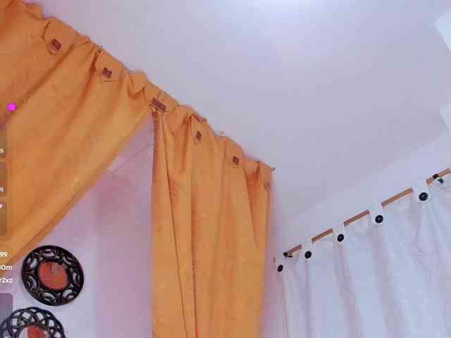 EmiraFalak22 webcam