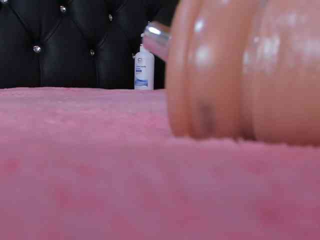 EmiraFalak22 webcam