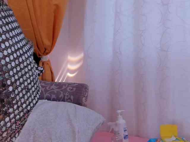 EmiraFalak22 webcam