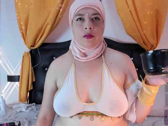 EmiraFalak22 webcam