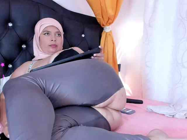 EmiraFalak22 webcam