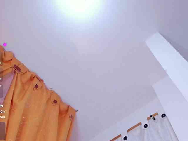 EmiraFalak22 webcam