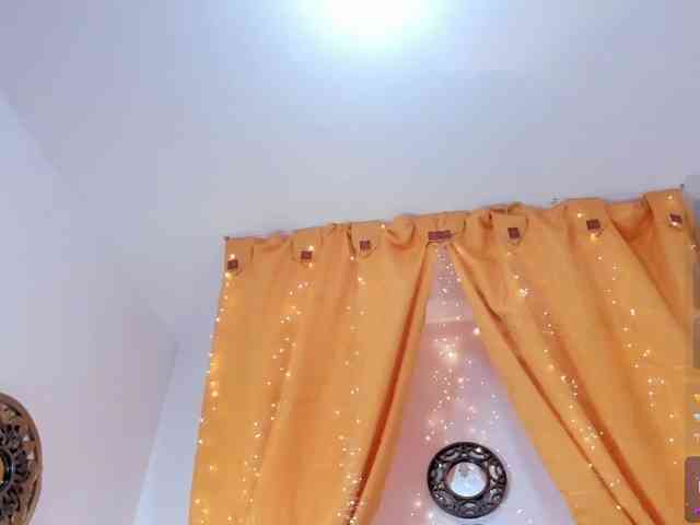 EmiraFalak22 webcam