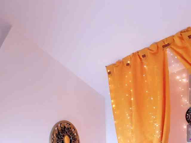 EmiraFalak22 webcam