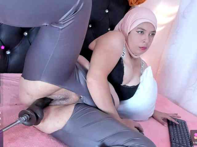 EmiraFalak22 webcam