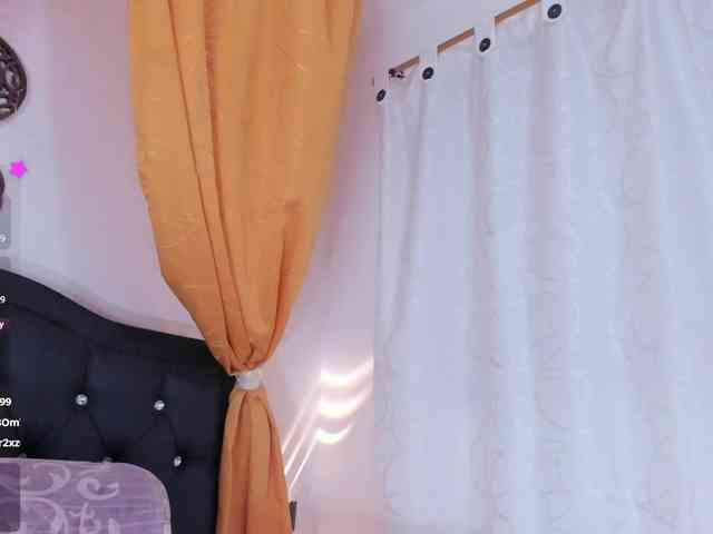 EmiraFalak22 webcam