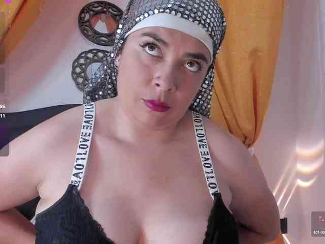 EmiraFalak22 webcam