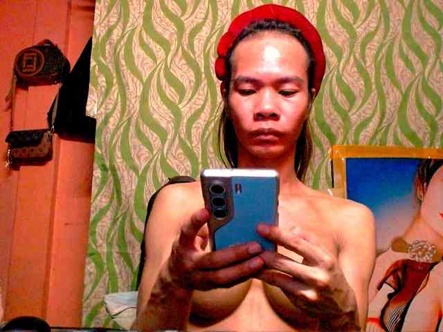 11NCHSELFSUCKTS Live Webcam on BongaCams