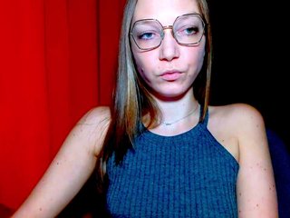 EmillyExtasy Porn Show