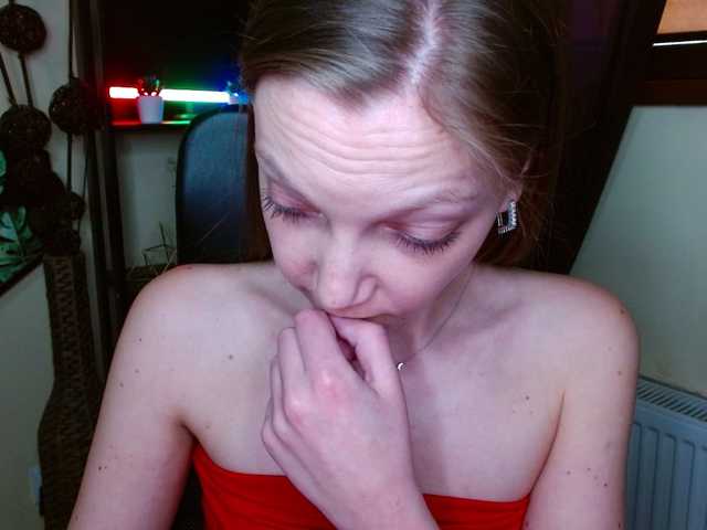 EmillyExtasy's BongaCams show and profile