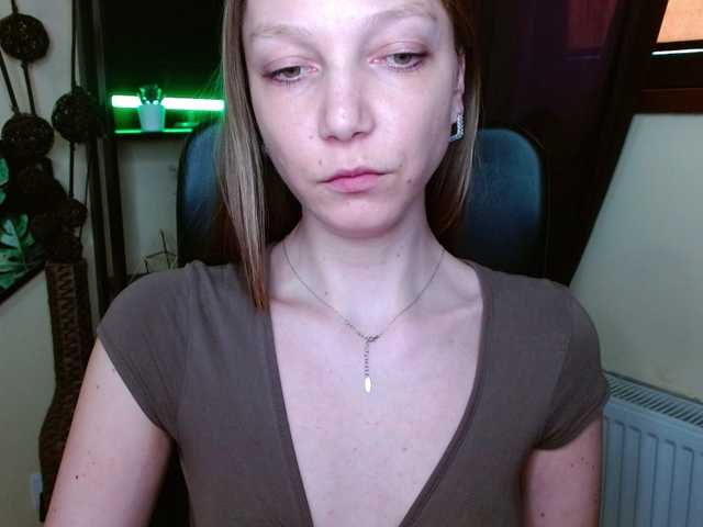 EmillyExtasy's BongaCams show and profile