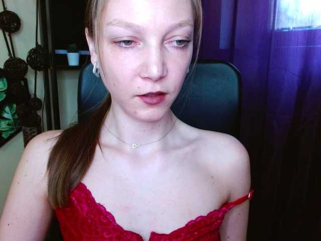 EmillyExtasy's BongaCams show and profile