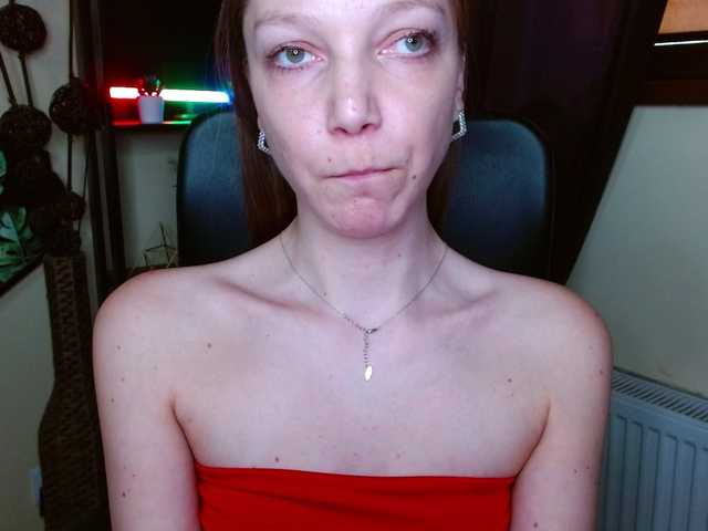 EmillyExtasy's BongaCams show and profile