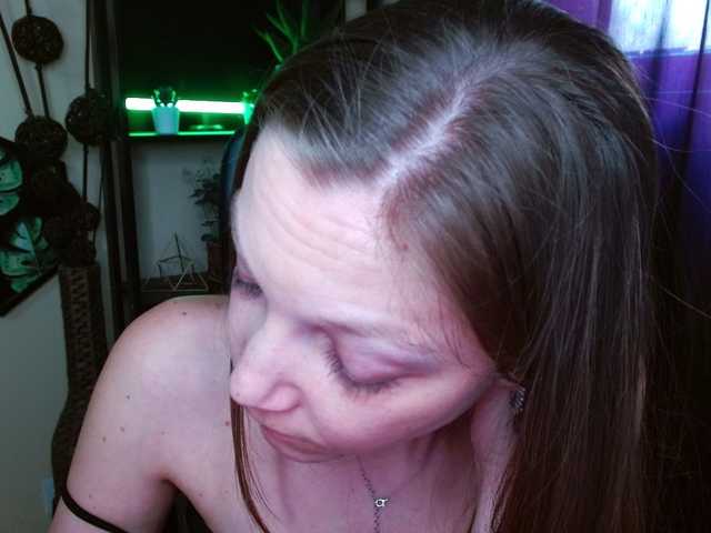 EmillyExtasy's BongaCams show and profile