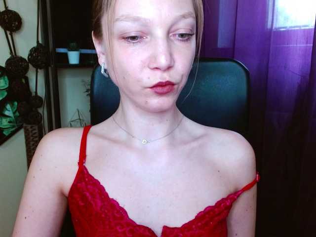 EmillyExtasy's BongaCams show and profile