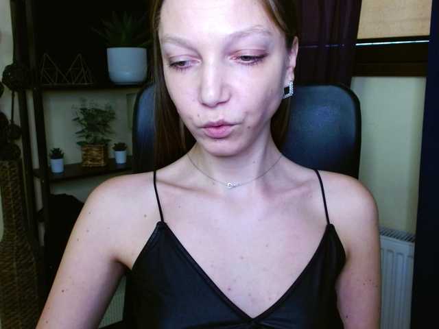 EmillyExtasy webcam bongacams model stream image