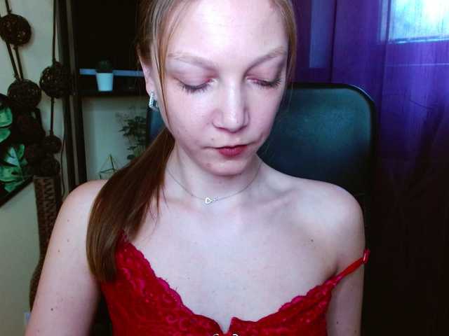 EmillyExtasy's BongaCams show and profile