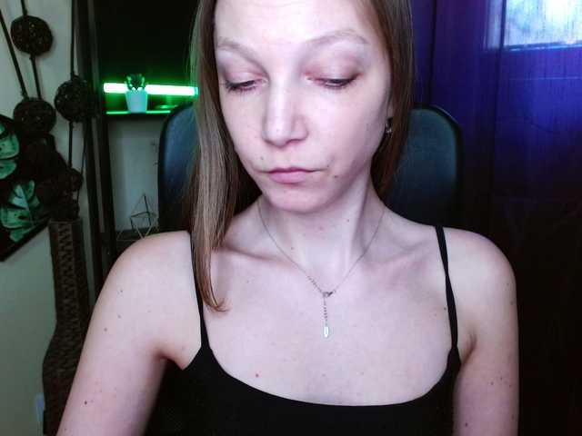 EmillyExtasy's BongaCams show and profile