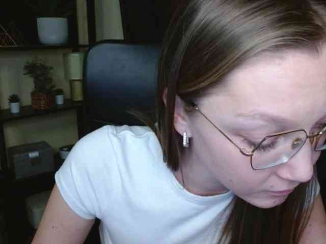 EmillyExtasy webcam