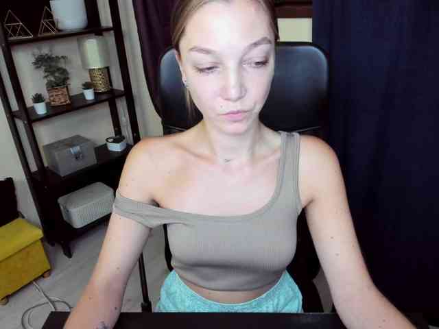 EmillyExtasy webcam