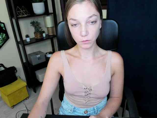 EmillyExtasy webcam