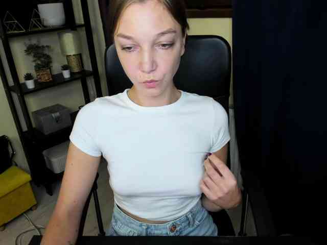 EmillyExtasy webcam
