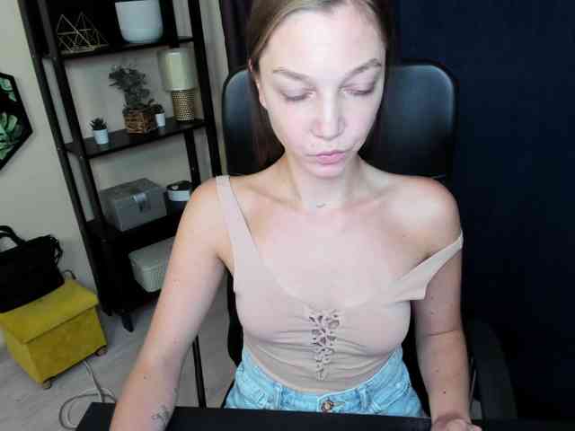 EmillyExtasy webcam