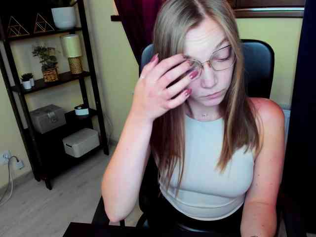 EmillyExtasy webcam