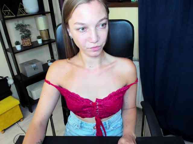 EmillyExtasy webcam