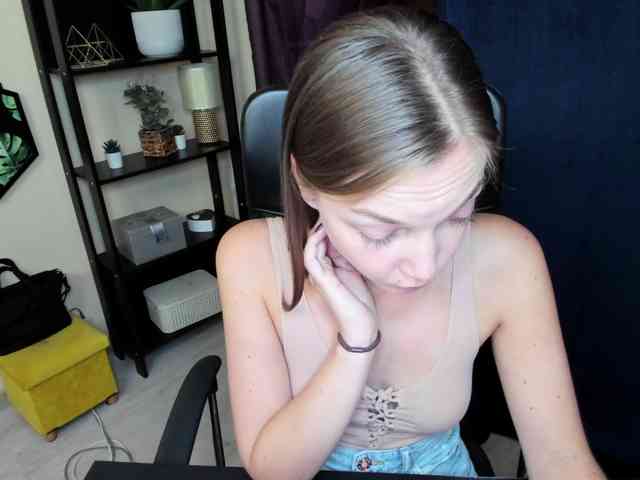 EmillyExtasy webcam