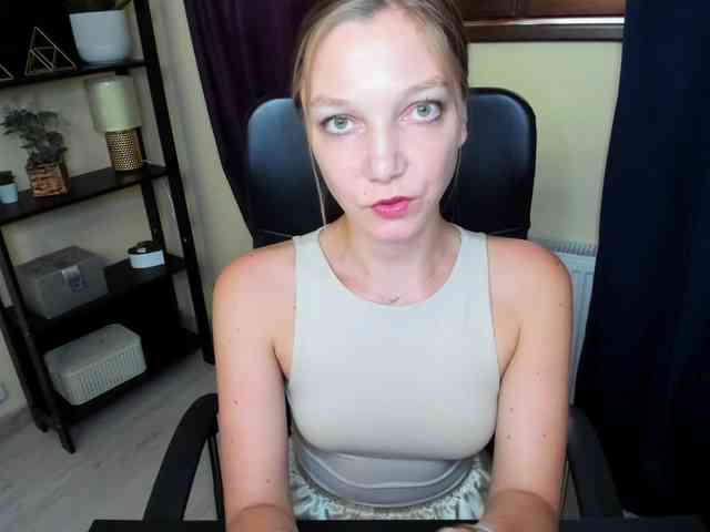 EmillyExtasy webcam