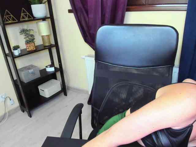 EmillyExtasy webcam