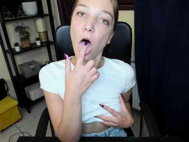 EmillyExtasy webcam