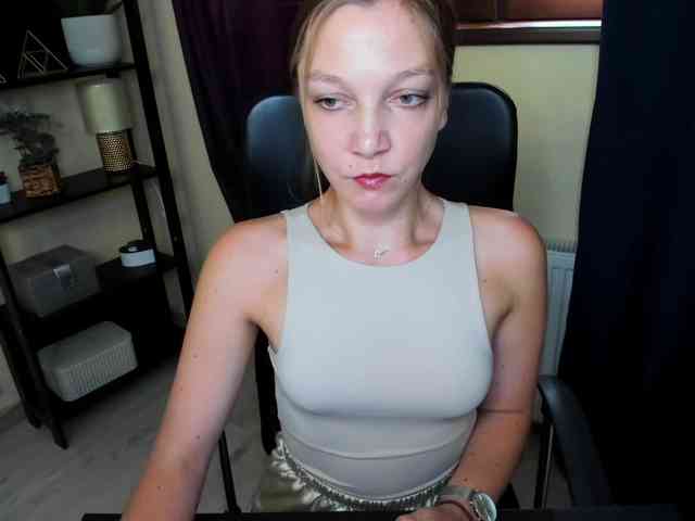 EmillyExtasy webcam
