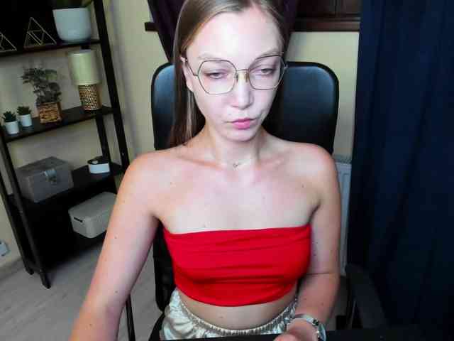 EmillyExtasy webcam