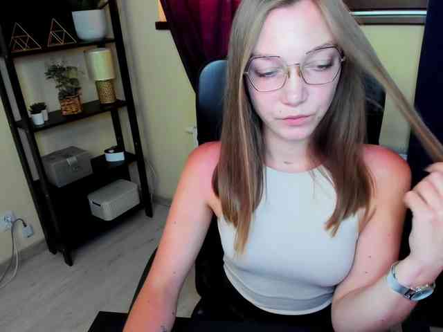 EmillyExtasy webcam
