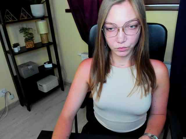 EmillyExtasy webcam