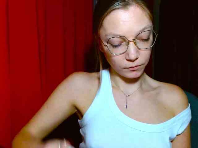 EmillyExtasy webcam