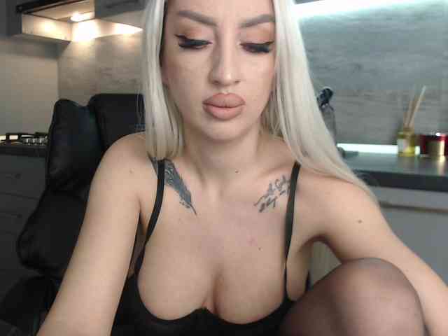 Mistresszora01 webcam