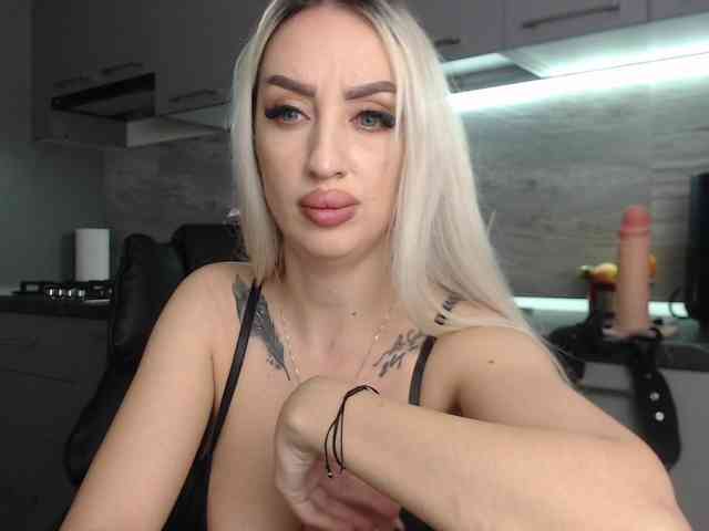 Mistresszora01 webcam
