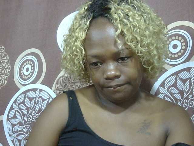 le modèle May-sexy est en webcam porno dans un show sur le site bongacams, il possède les tags suivants: Ebony,Blonde,Shaved